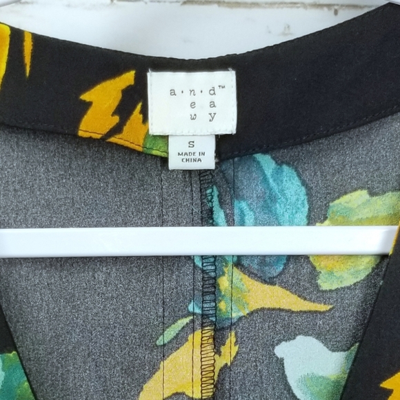 Andeawy Floral Dress Size S - Picture 5 of 9